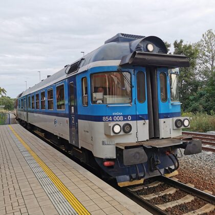 Os 5120 ---> Náchod přijíždí do stanice Nové Město nad Metují, 30.07.2021, 5:18