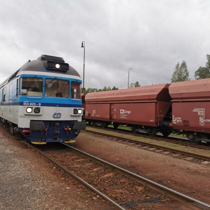 854 023 - 9 LUCKA přijíždí do stanice Malé Svatoňovice, 1.9.2020, 8:02