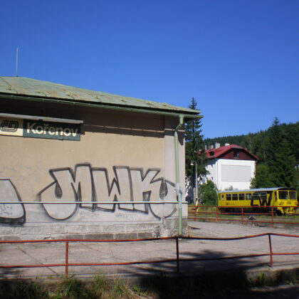 Motorový vůz 810 společnosti GW Train Regio ve stanici Kořenov, 2.8.2013, 11:23