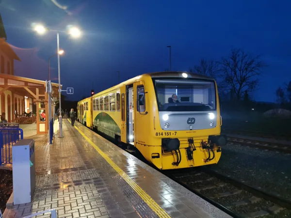 814 151- 7 ve stanici Nové Město n.Met., 25.2.2020, 6:20