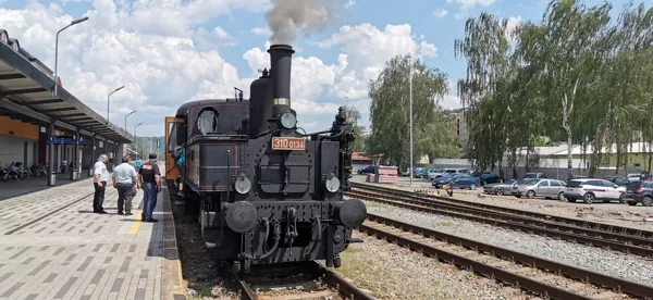 310 0134 před odjezdem ze stanice Náchod, ‎19.6.‎2019, 13:55