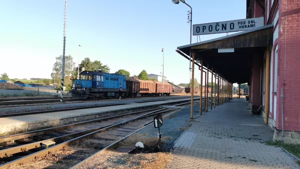 742 391-6 ve stanici Opočno p.Orl.horami 4.9.2019, 7:28