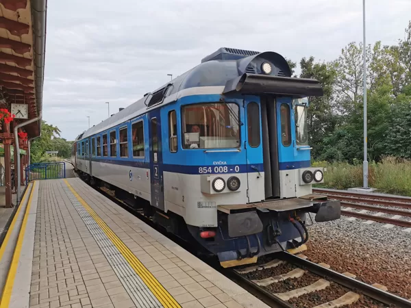 Os 5120 ---> Náchod přijíždí do stanice Nové Město nad Metují, 30.07.2021, 5:18