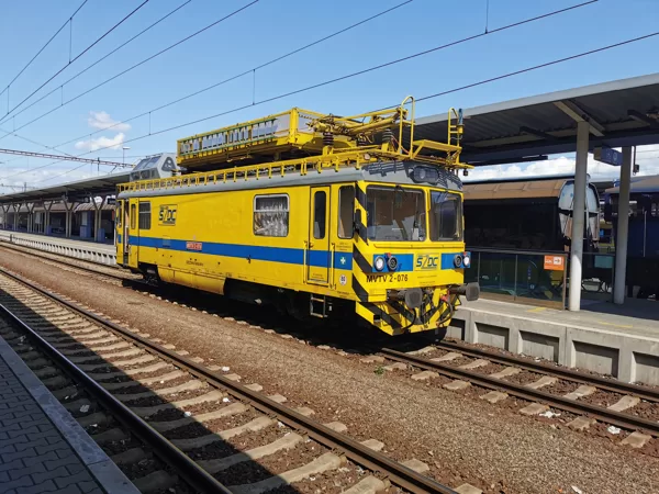 MVTV 2-076 ve stanici Olomouc hl.n., 21.08.2021, 13:28
